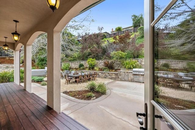 30 Malavear Court, Pacifica, CA 94044