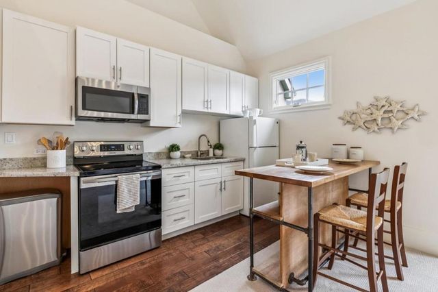 30 Malavear Court, Pacifica, CA 94044