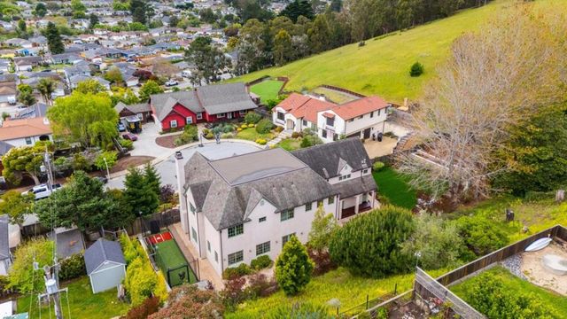 30 Malavear Court, Pacifica, CA 94044