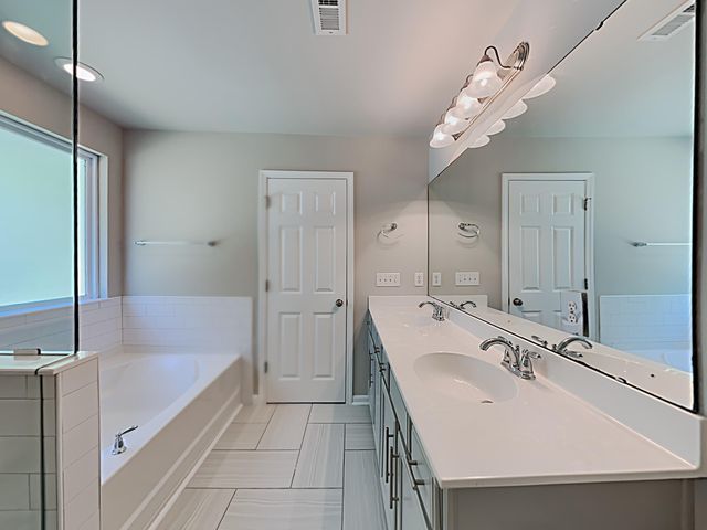 208 Laurel Crest Way, Summerville, SC 29486