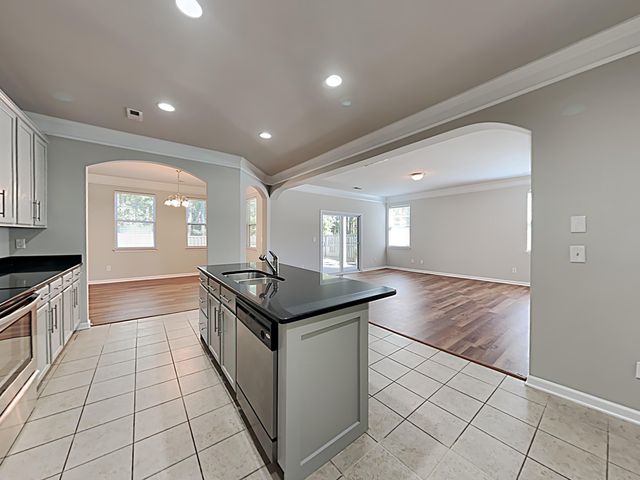 208 Laurel Crest Way, Summerville, SC 29486