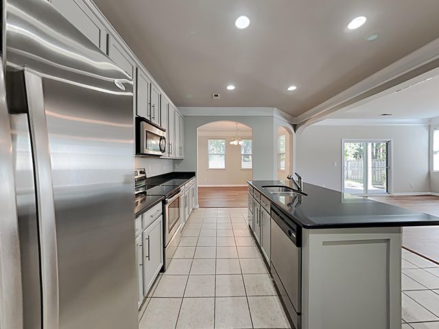 208 Laurel Crest Way, Summerville, SC 29486