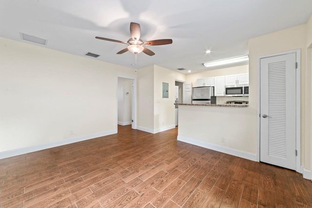 404 SE 16th Street 3, Fort Lauderdale, FL 33316