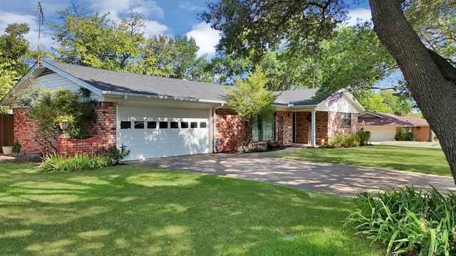 3929 Westerly Road, Benbrook, TX 76116