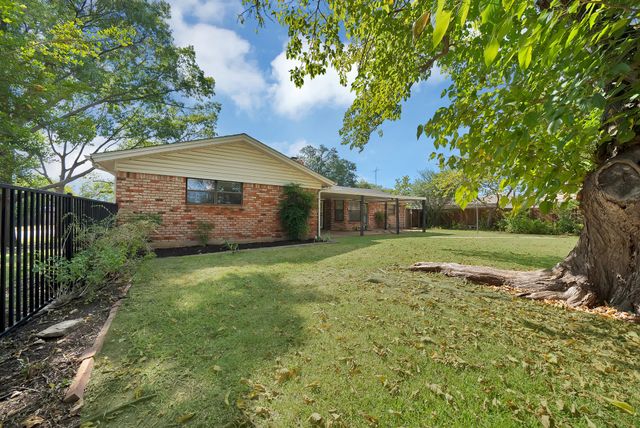3929 Westerly Road, Benbrook, TX 76116