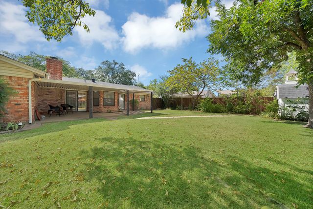 3929 Westerly Road, Benbrook, TX 76116