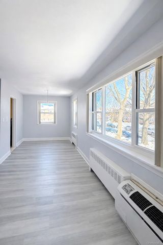 6758 152 Street B, Flushing, NY 11367