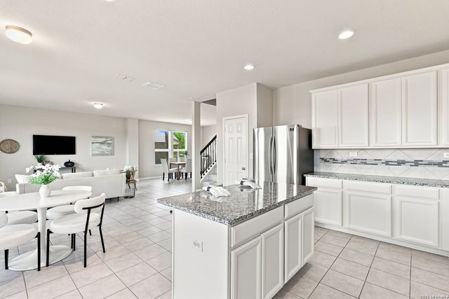 10118 Cowboy Ln, San Antonio, TX 78254