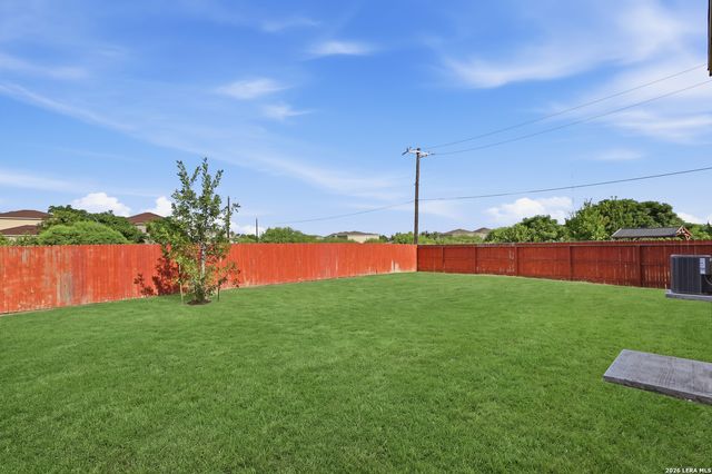 10118 Cowboy Ln, San Antonio, TX 78254