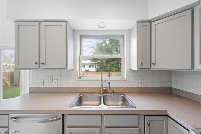 29008 Uxbridge Drive, Willowick, OH 44095