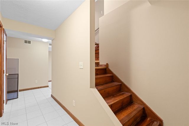 29008 Uxbridge Drive, Willowick, OH 44095