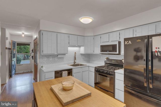 4 MASON CT, Pine Hill, NJ 08021