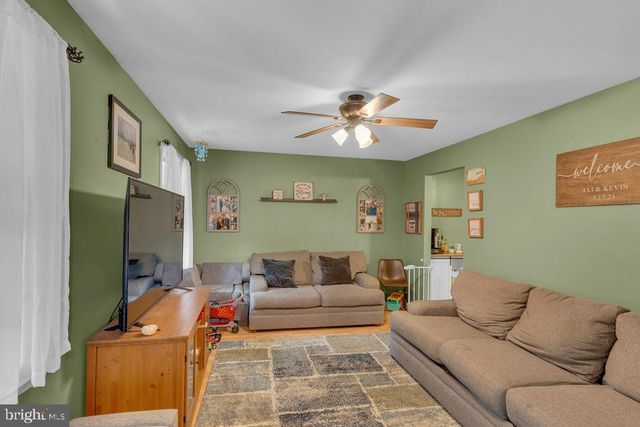 4 MASON CT, Pine Hill, NJ 08021