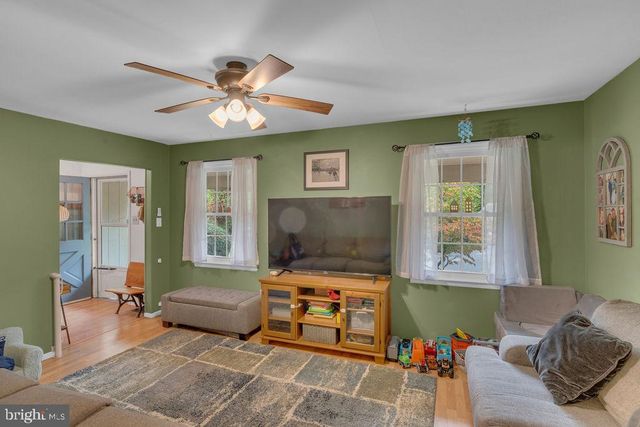 4 MASON CT, Pine Hill, NJ 08021