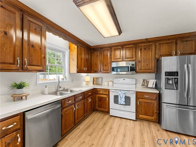 10755 Ashcake Station Pl, Mechanicsville, VA 23116