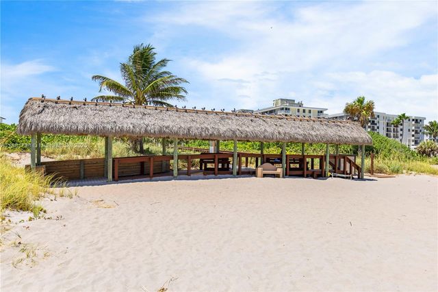 340 Bamboo Rd North, Palm Beach Shores, FL 33404