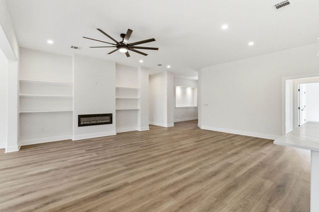 120 Puu Waa Waa LN, Bastrop, TX 78602
