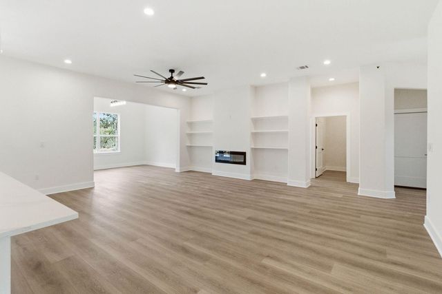 120 Puu Waa Waa LN, Bastrop, TX 78602