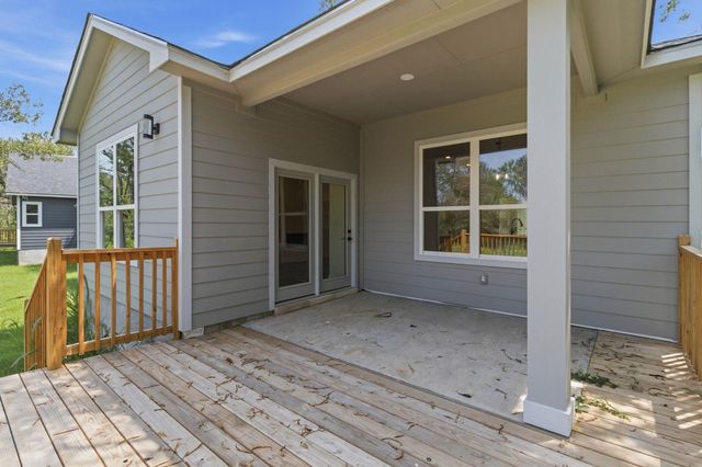 120 Puu Waa Waa LN, Bastrop, TX 78602