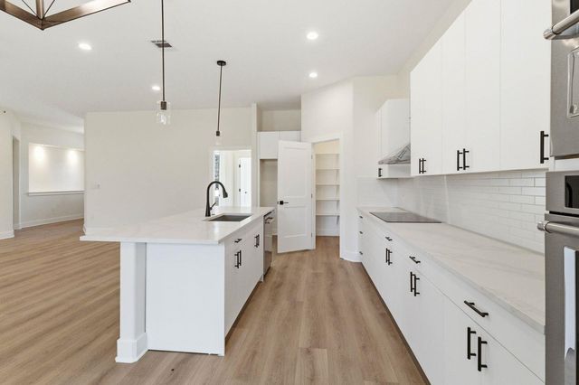120 Puu Waa Waa LN, Bastrop, TX 78602