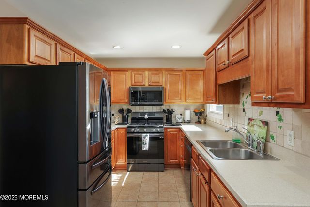 275 N 5th Avenue, Long Branch, NJ 07740