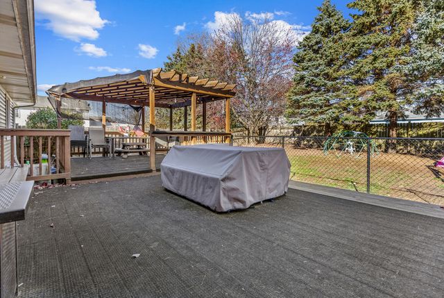 93 W Benson Avenue, Cortland, IL 60112