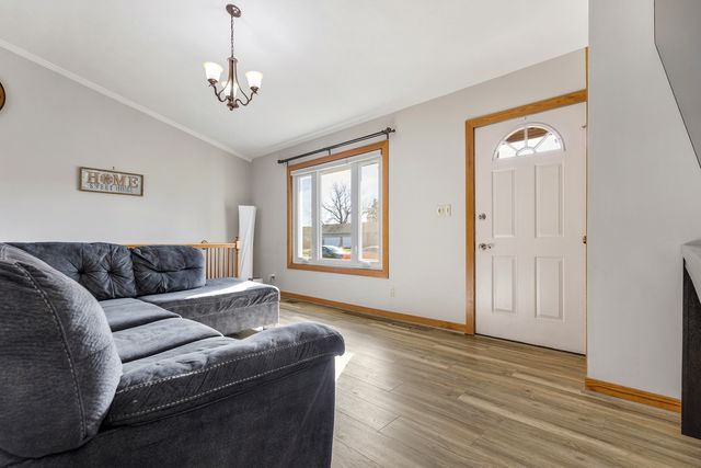 93 W Benson Avenue, Cortland, IL 60112