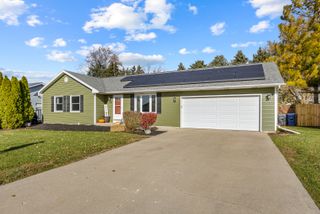 93 W Benson Avenue, Cortland, IL 60112