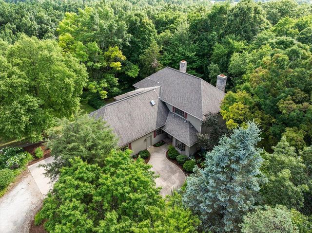 5613 Maple ROAD, West Bend, WI 53095
