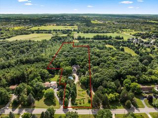 5613 Maple ROAD, West Bend, WI 53095