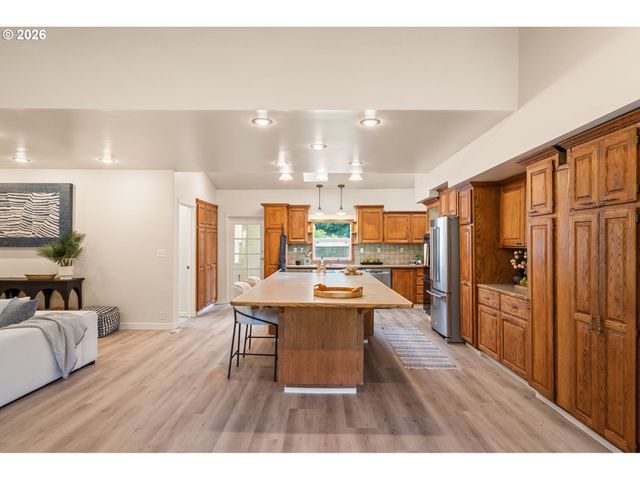 35412 S DICKEY PRAIRIE Rd, Molalla, OR 97038
