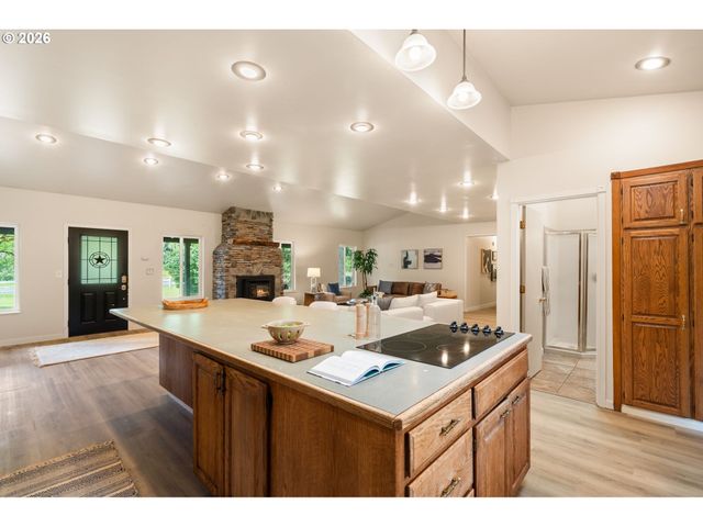 35412 S DICKEY PRAIRIE Rd, Molalla, OR 97038