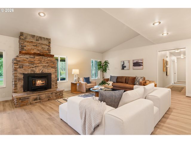 35412 S DICKEY PRAIRIE Rd, Molalla, OR 97038