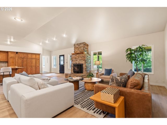 35412 S DICKEY PRAIRIE Rd, Molalla, OR 97038