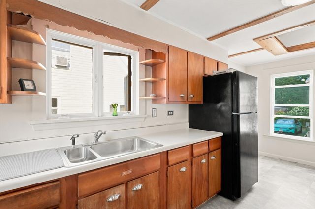 8 Sylvan Street, Gloucester, MA 01930