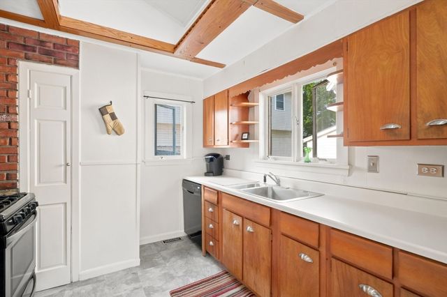 8 Sylvan Street, Gloucester, MA 01930