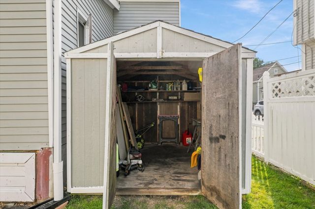 8 Sylvan Street, Gloucester, MA 01930