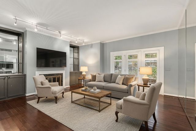 201 Westchase Dr, Nashville, TN 37205