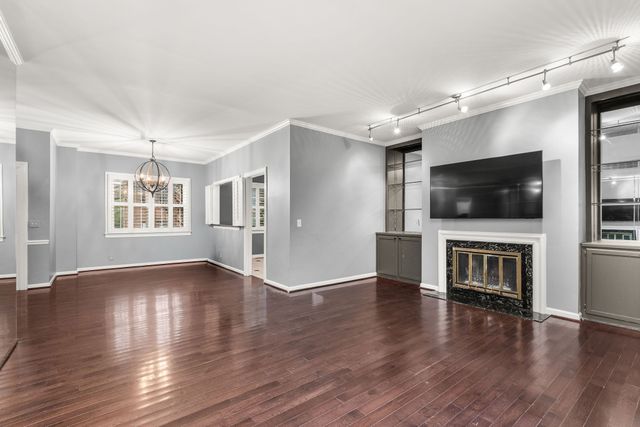201 Westchase Dr, Nashville, TN 37205