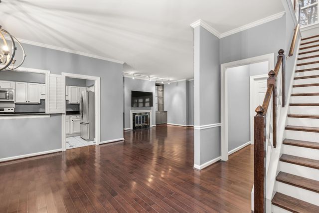 201 Westchase Dr, Nashville, TN 37205