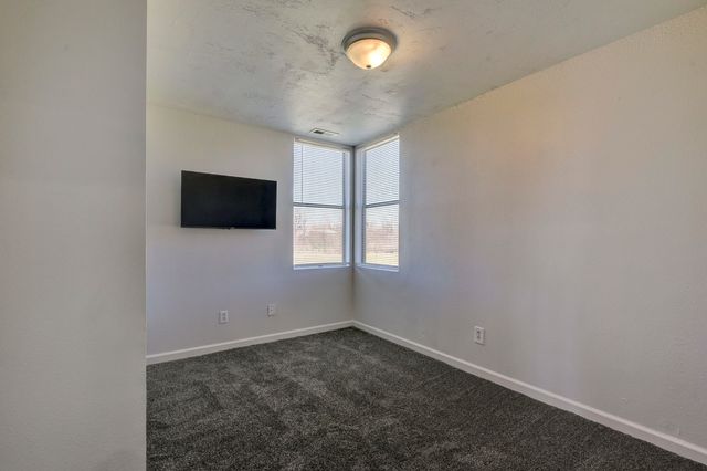 580 S Farm Road 89, Springfield, MO 65802