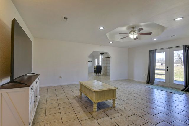 580 S Farm Road 89, Springfield, MO 65802