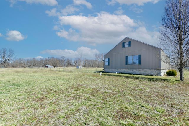580 S Farm Road 89, Springfield, MO 65802
