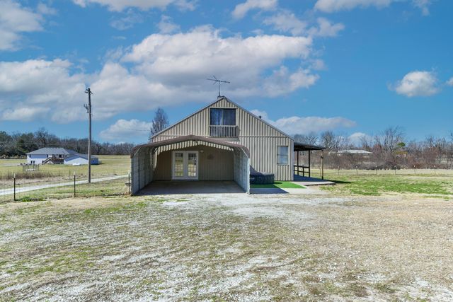 580 S Farm Road 89, Springfield, MO 65802