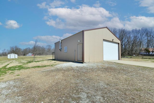 580 S Farm Road 89, Springfield, MO 65802