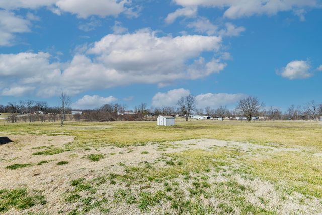 580 S Farm Road 89, Springfield, MO 65802