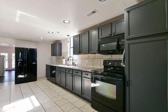 580 S Farm Road 89, Springfield, MO 65802