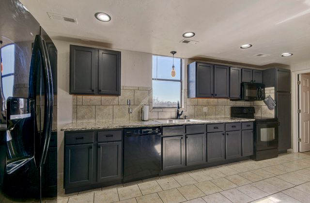 580 S Farm Road 89, Springfield, MO 65802