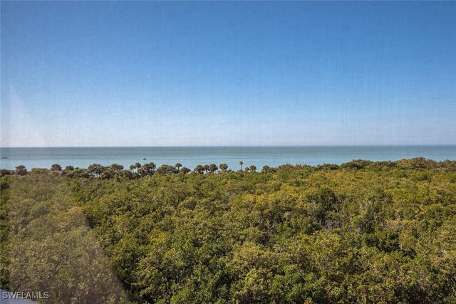 3 Bluebill AVE 704, Naples, FL 34108