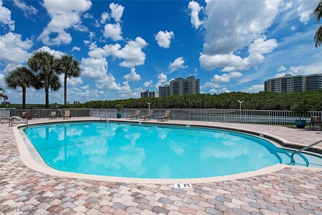 3 Bluebill AVE 704, Naples, FL 34108